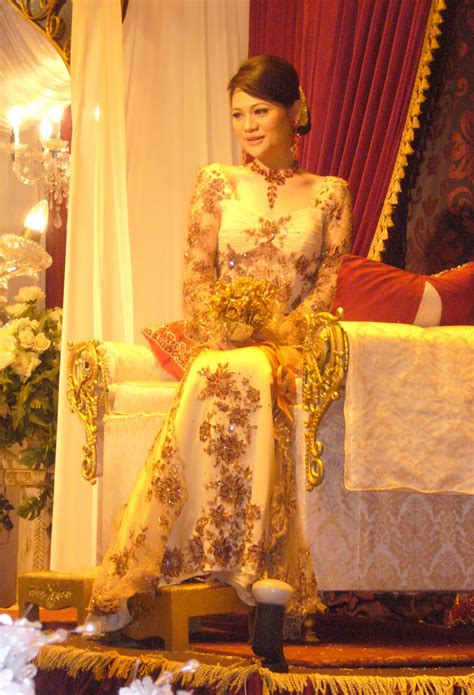 Anakku sazali dengarlah lagu yang ayahanda karangi sifatkan laguku hai anak sebagai sahabatmu nanti. Anak Dian P Ramlee dicerai talak 3..umo 22..cantik gebus ...