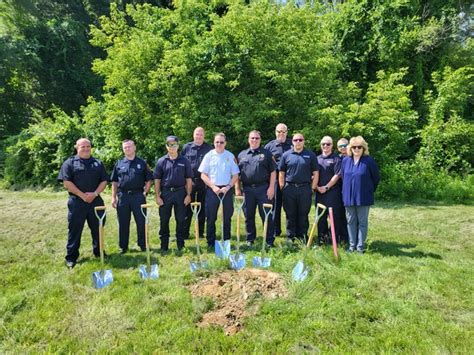 Whmi 935 Local News Groundbreaking For New Green Oak Township Fire Station