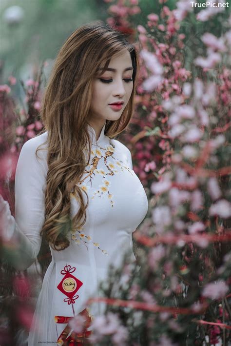Vietnam Women Ao Dai Wallpapers