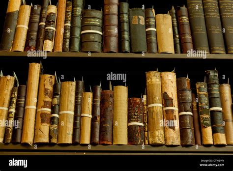 Vintage Books Shelves Library Hi Res Stock Photography And Images Alamy