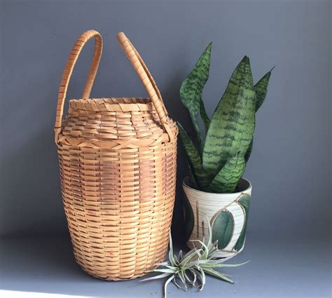 In contemporary homes the floor vase sits snugly in the corner or next to the smart console table and enhances both the color scheme and the. Youngmenheaven: Large Floor Basket Vases