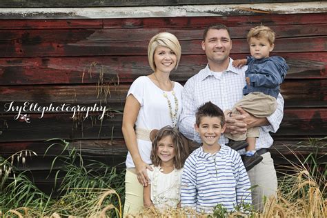 {Calgary Family Photographer} | Family photographer, Couple photos, Photographer