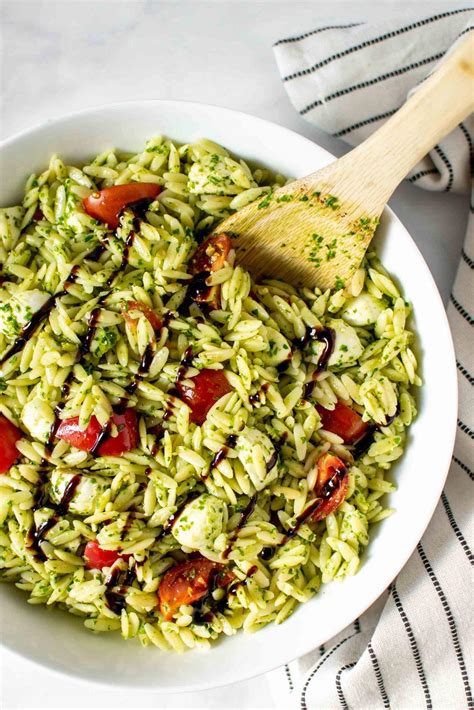 Caprese Pesto Orzo Salad Get On My Plate Delicious Easy Recipes