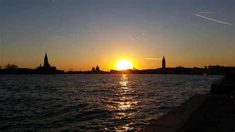 Sunset Over Venice Italy Beautiful Places Sunset Outdoor