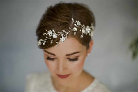 How To Style Wedding Hair Accessories With Short Hair By