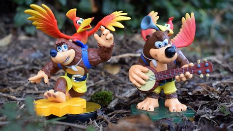 Rare Gives Us A Side By Side Comparison Of Banjo Kazooies Amiibo And