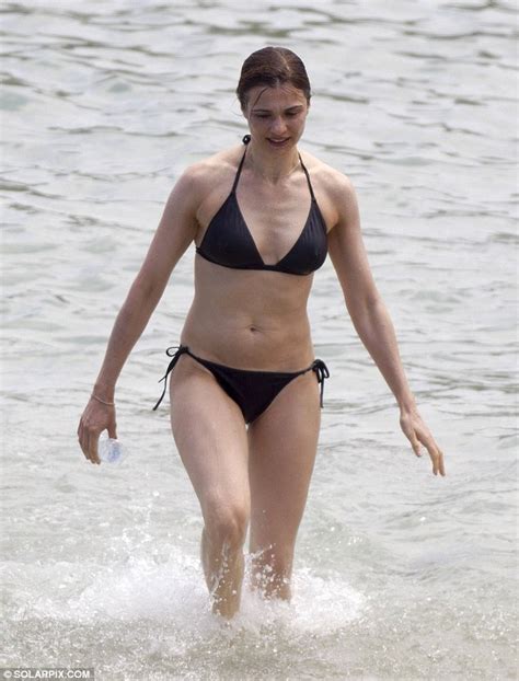 Rachel Weisz Shows Off Bikini Body On Holiday With Daniel Craig In