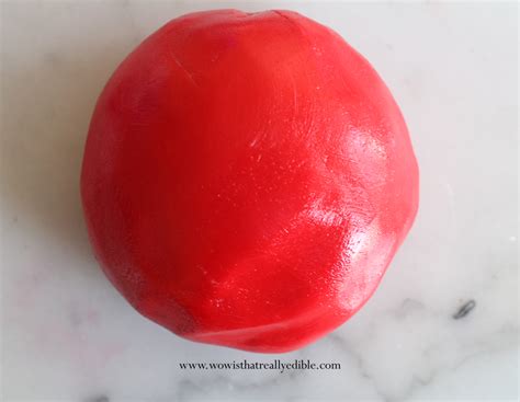 How To Make Red Fondant Wow Is That Really Edible Custom Cakes