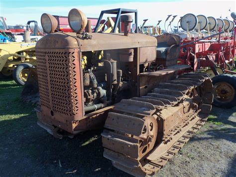 Old Cletrac Crawler Vintage Tractors Old Tractors Old Farm Equipment