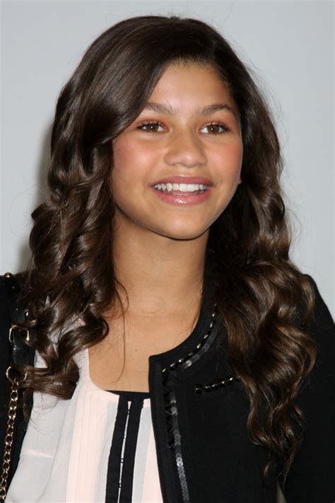 See more ideas about zendaya, zendaya coleman, zendaya hair. Zendaya Curly Dark Brown Hairstyle | Steal Her Style