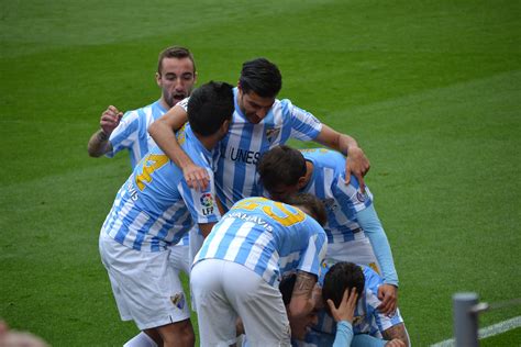 @Málaga equipo albiceleste #9ine | Málaga, Fútbol, Equipo