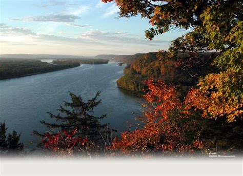 Drive The Great River Road This Fall Experience Mississippi River