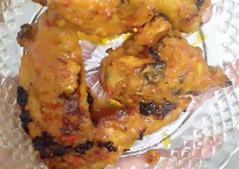 Kalau ayam bakar kelihatannya susah ya harus siapkan macam macam. Recipe: Perfect Ayam Bakar Teflon