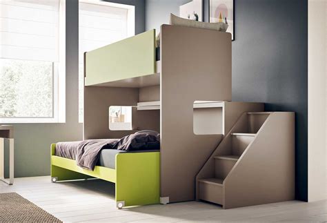 I letti con contenitore ottimizzano lo spazio offrendo una facile accessibilità al vano sotto al letto. Letto a castello per cameretta Slide | CLEVER