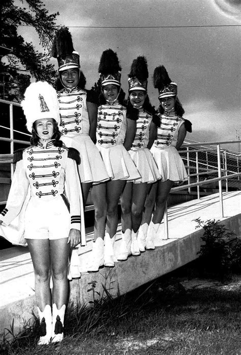 Pin By Jan Browning On Cheerleaders In 2021 Marching Band Outfits