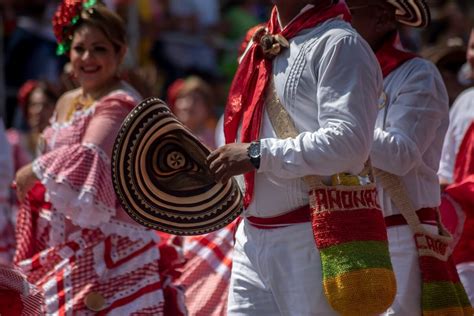 Bailes Típicos y Danzas de la Región Andina