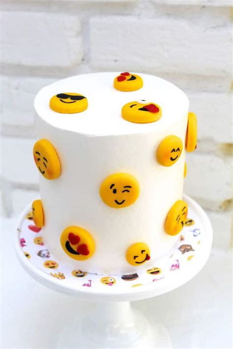 16 Awesome Emoji Cake Ideas Pretty My Party