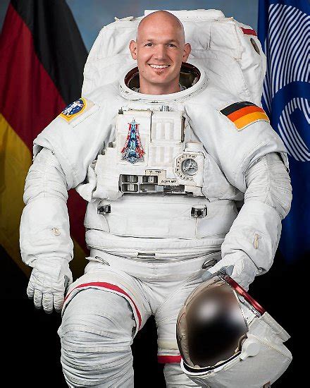 (25) es war ihm egal, was am nächsten tag passieren würde. Von 1978 bis heute: Das sind Deutschlands Astronauten - n ...