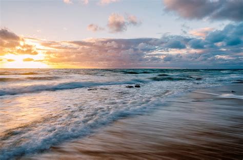Download 2560x1700 Ocean Waves Beach Sunset Wallpapers