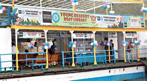 Hooghly Floating Library Sets Sail On The Hooghly Telegraph India