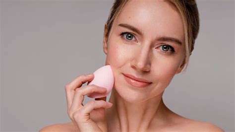 How To Use A Beauty Blender And Clean Makeup Sponge Myglamm