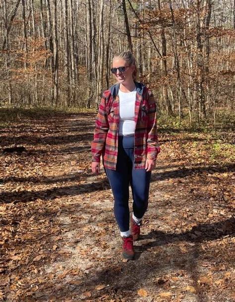 30 cute women s hiking outfits ideas for every season — nomads in nature