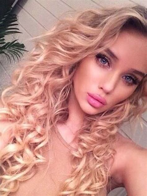 Strawberry blonde looks different from every angle, thanks to its golden quality that refracts light. 55 of the Most Attractive Strawberry Blonde Hairstyles