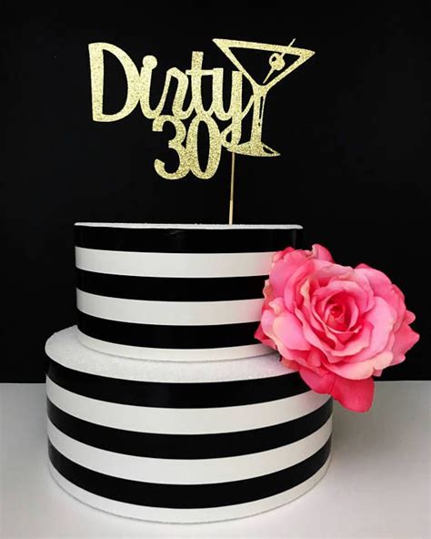 As well as adding some grandeur to a birthday party, these excellent cake designs can bring some real class to any occasion. 30th Birthday Cake Ideas | SoPosted.com