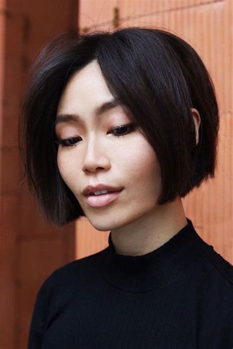 Another great short hairstyle for round faces is this shoulder length blunt cut which is pulled back behind the ear on one side. 35 Best Short Hairstyles For Round Faces in 2020 ...