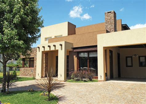 Se toda a modernidade dos projetos urbanos não te atrai, uma boa alternativa é resgatar um pouco do estilo campestre para as aconchegantes casas rústicas. ESTILO RUSTICO: Fachadas Rusticas