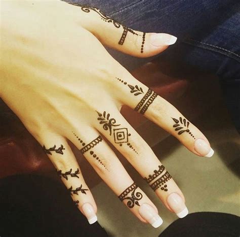 Pin By Harshada Malik On Henna حناء Simple Henna Tattoo Henna Tattoo