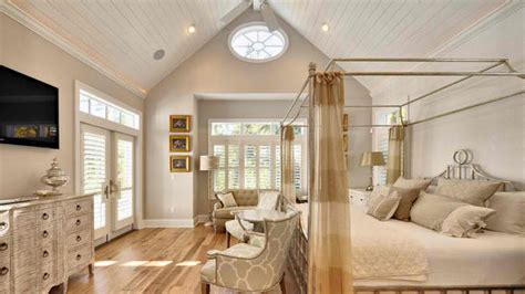 15 Bedrooms With Cathedral And Vaulted Ceilings Home