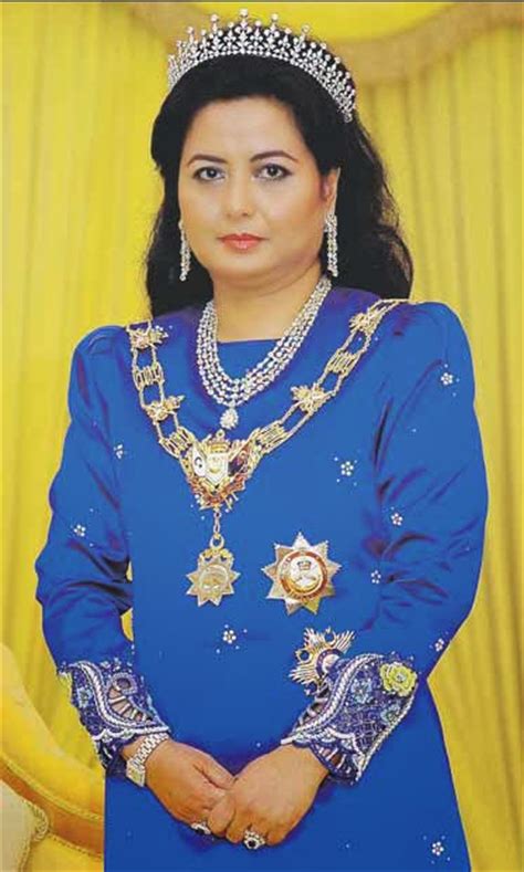 There is a foundation which is named after her which is called yayasan raja zarith sofiah negeri johor. Kisah Puteri Sultan Perak Menjadi Permaisuri Negeri Johor ...