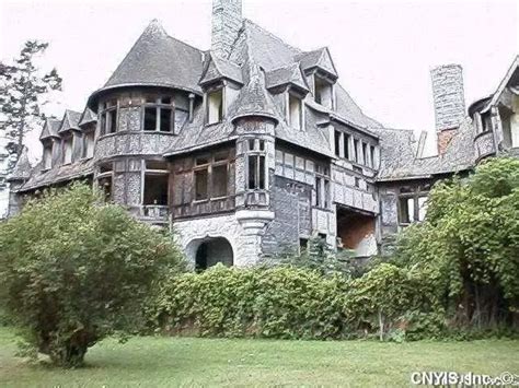 1895 Abandoned Mansion In Cape Vincent New York — Captivating Houses
