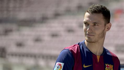 former arsenal captain thomas vermaelen a transfer target for liverpool and west ham mirror