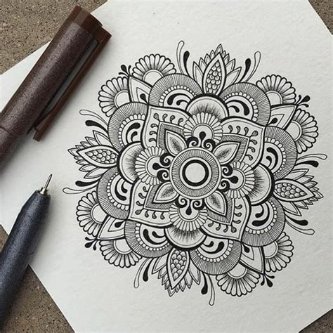1001 Idées Et Techniques Pour Faire Un Mandala Mandala Drawing