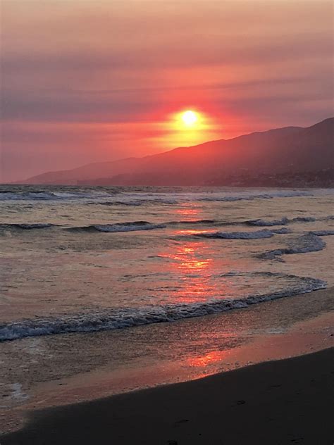 [OC] Smoky sunset back when Santa Barbara was set ablaze taken in ...
