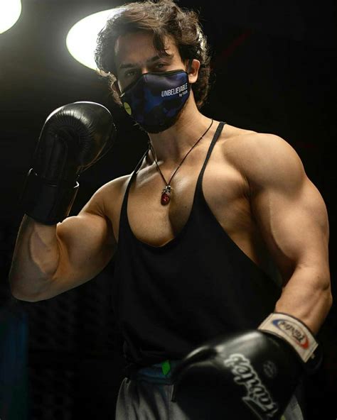 Shirtless Bollywood Men Topless Tiger Shroff The Hottest Abs In