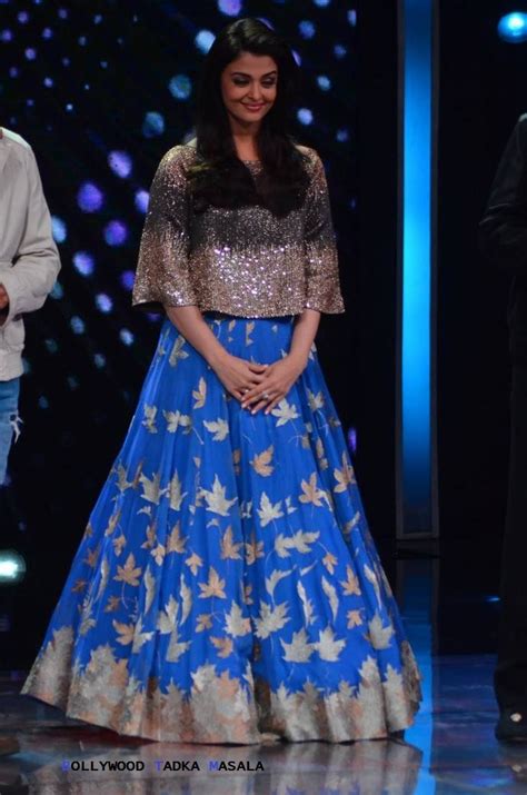 Aishwarya Rai Bachchan Looks Fabulous In A Lehenga