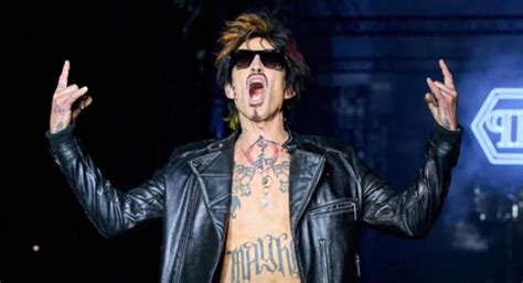 NUTS NUDE PHOTO Tommy Lee Posts Picture Of His Dick Balls On Twitter