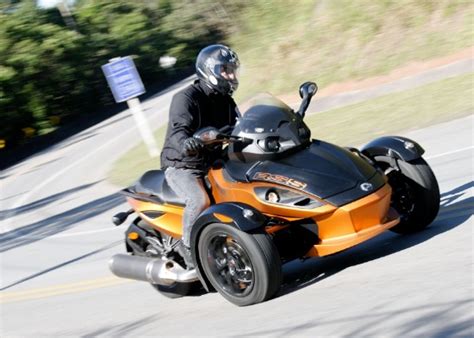 Recentes preço:do menor ao maior preço:do maior ao menor. Misto de moto e carro, triciclo Can-Am Spyder é divertido ...
