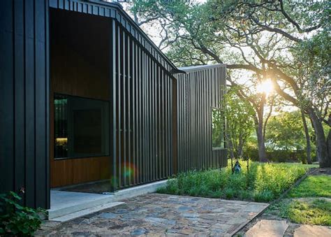 Photo 5 Of 11 In An Angular Austin Home Makes Way For Heritage Oak