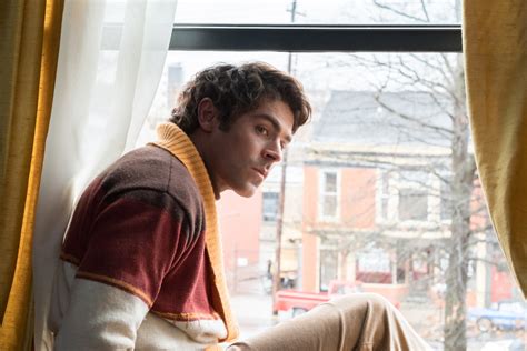 La pellicola, con protagonisti zac efron, lily collins, kaya scodelario e john malkovich, è l'adattamento cinematografico del libro the phantom prince: Ted Bundy - Fascino criminale: Il poster con Zac Efron