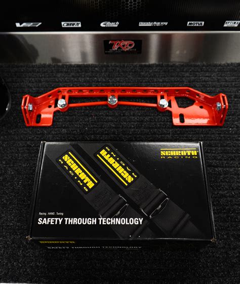 5th Gen Viper Seat Lowering Kit With Racing Belt Mount And 6 Point Belt