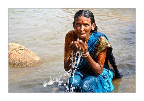 Blue Sari A Woman Bathing In The Tunghabhadra River Hampi Flickr