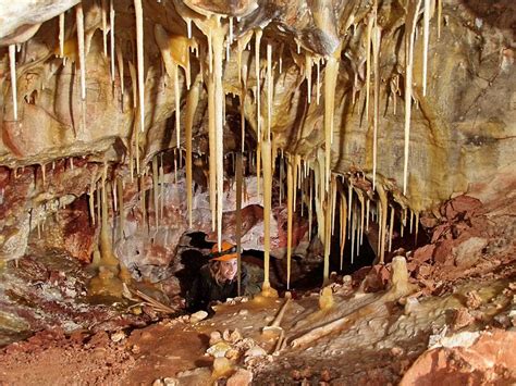 Difference Between Stalactites And Stalagmites Compare The Difference
