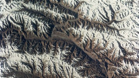 Study Glaciers In Western Himalayas Bucking Global Melting Trend Cnn