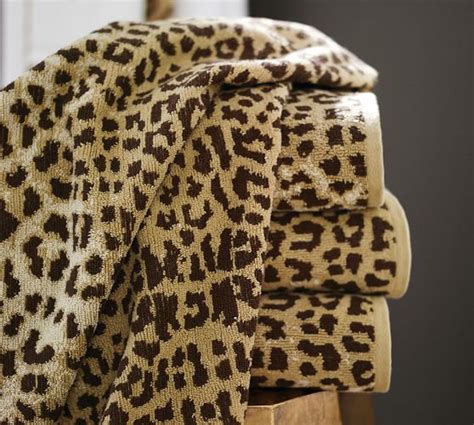 Do you suppose leopard bath towels looks great? Leopard Jacquard 600-gram Weight Bath Towels | Pottery Barn