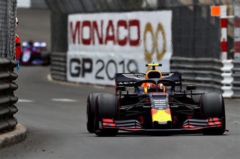 Leclerc bate, mas fica com a pole; F1 : le GP de Monaco 2020 est officiellement annulé | Les ...