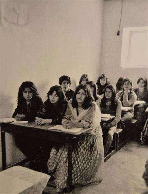 10 photos that show how different iran was during the 60s and 70s iran culture iraqi women